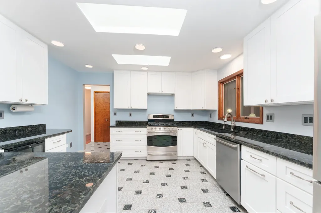 3101 S Hilltop Drive Ann Arbor City MI 48103