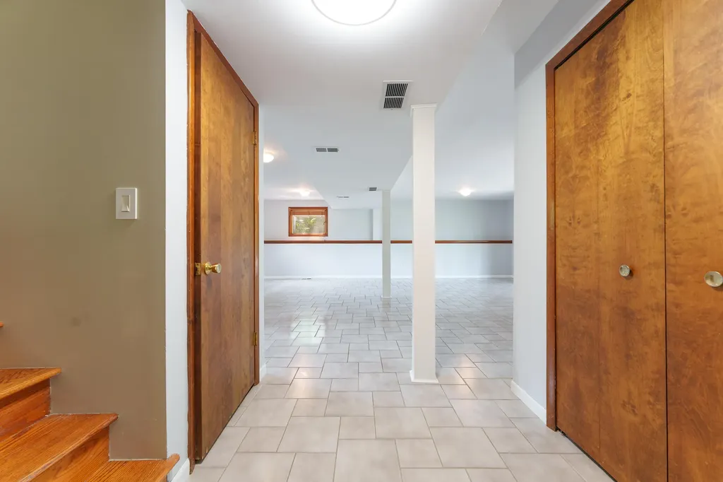 3101 S Hilltop Drive Ann Arbor City MI 48103