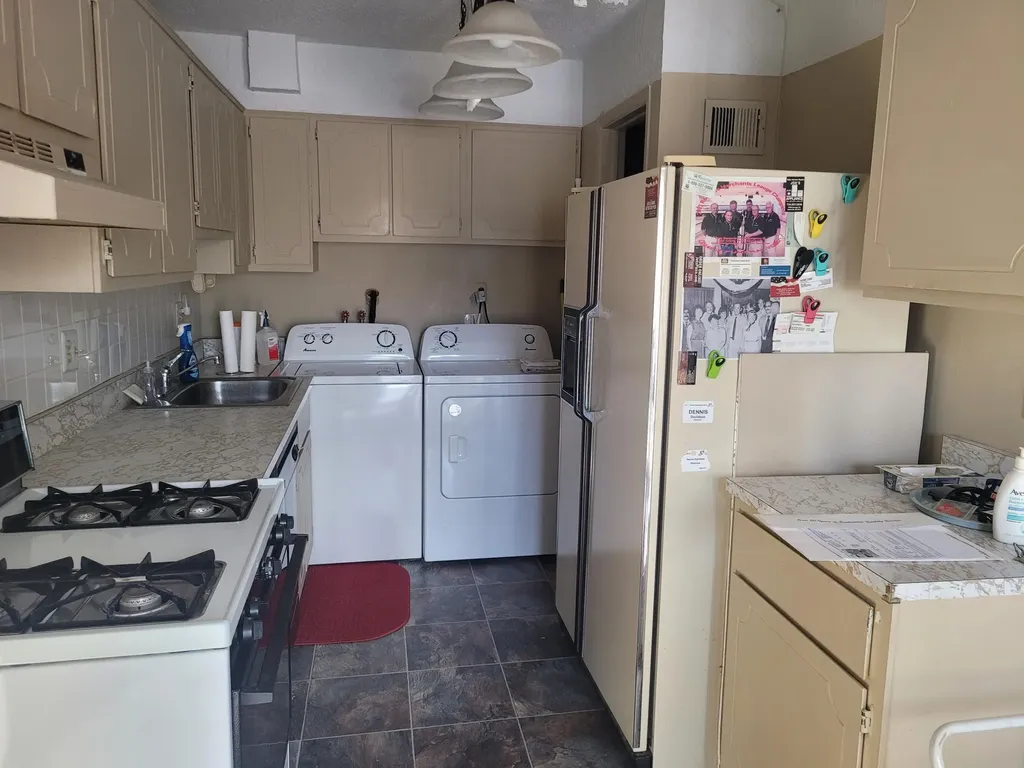 41276 N Woodbury Green Drive Van Buren Charter Township MI 48111