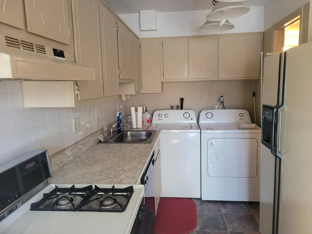 41276 N Woodbury Green Drive Van Buren Charter Township MI 48111
