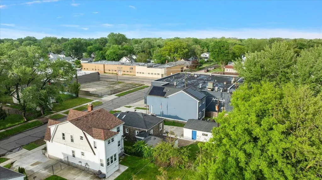 39 W Elza Avenue Hazel Park City MI 48030