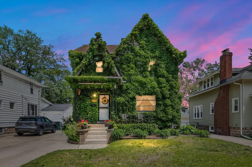 1023 Longfellow Avenue Royal Oak City MI 48067