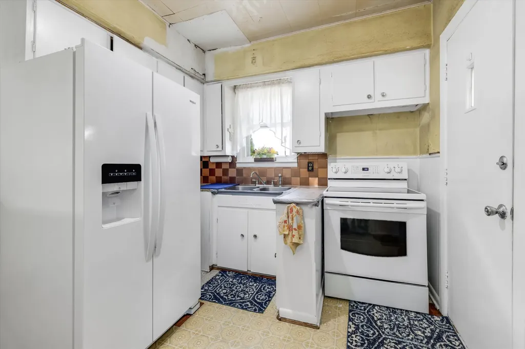 1023 Longfellow Avenue Royal Oak City MI 48067