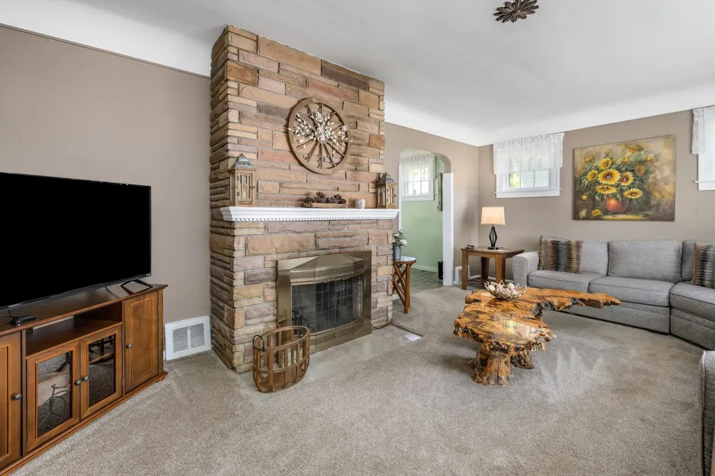1023 Longfellow Avenue Royal Oak City MI 48067