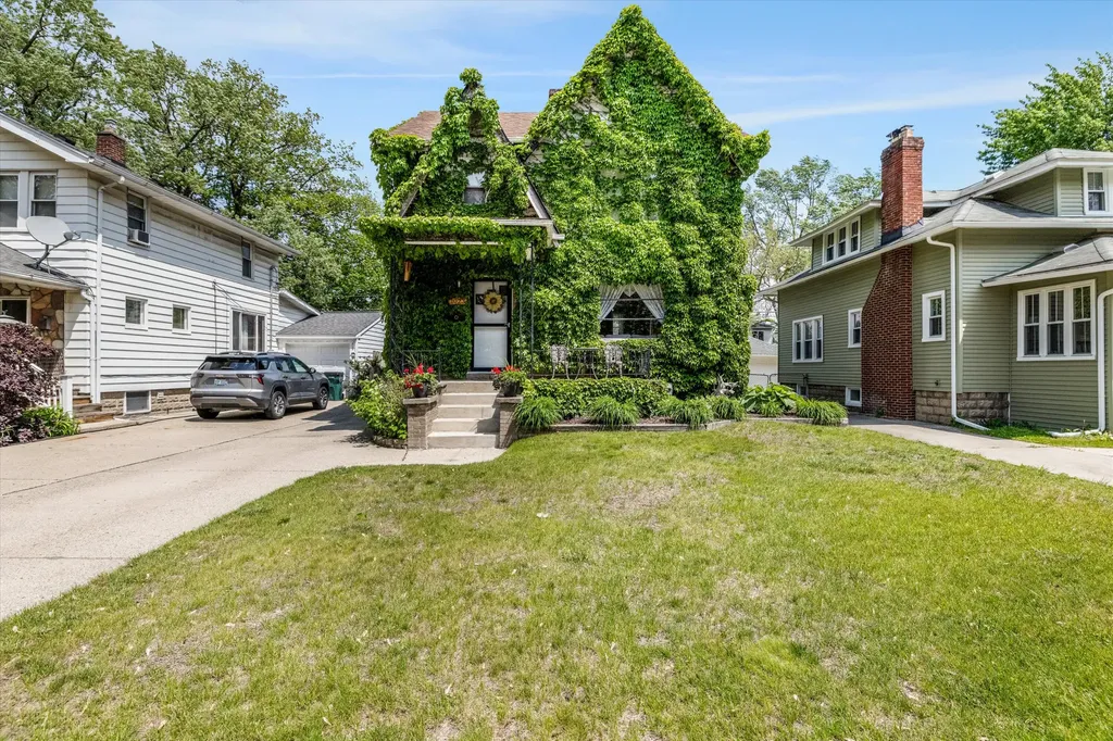1023 Longfellow Avenue Royal Oak City MI 48067