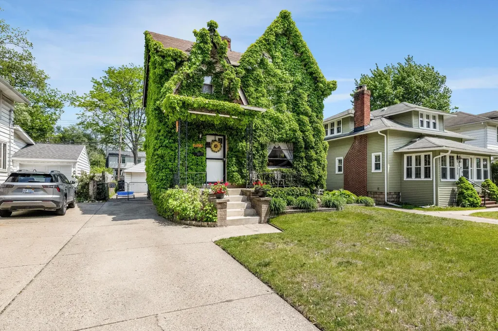 1023 Longfellow Avenue Royal Oak City MI 48067