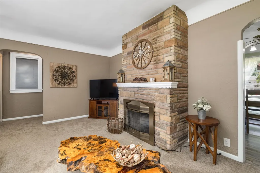 1023 Longfellow Avenue Royal Oak City MI 48067