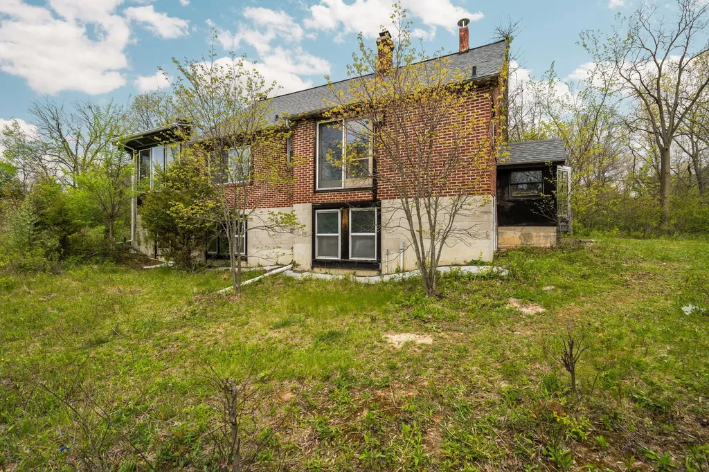 2203 Hickman Road Superior Charter Township MI 48198