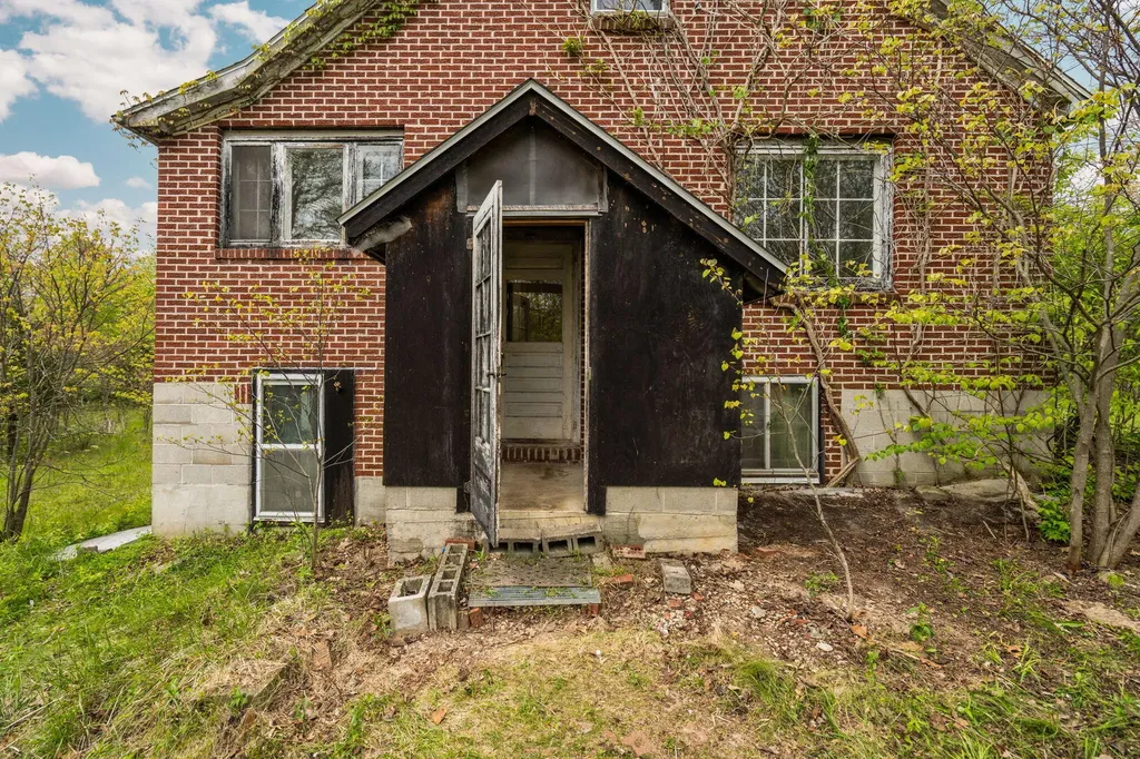 2203 Hickman Road Superior Charter Township MI 48198