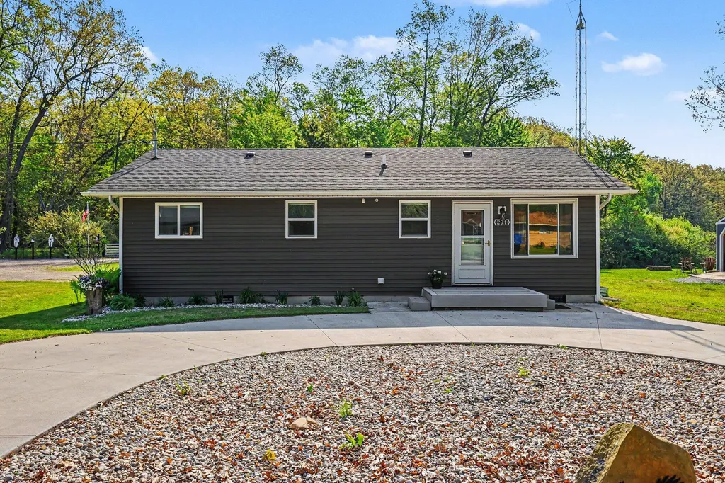291 Audell Drive Columbia Township MI 49230