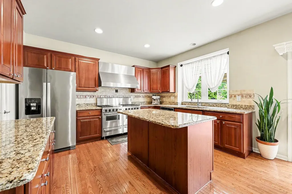 6871 Lakeway Street Ypsilanti Charter Township MI 48197