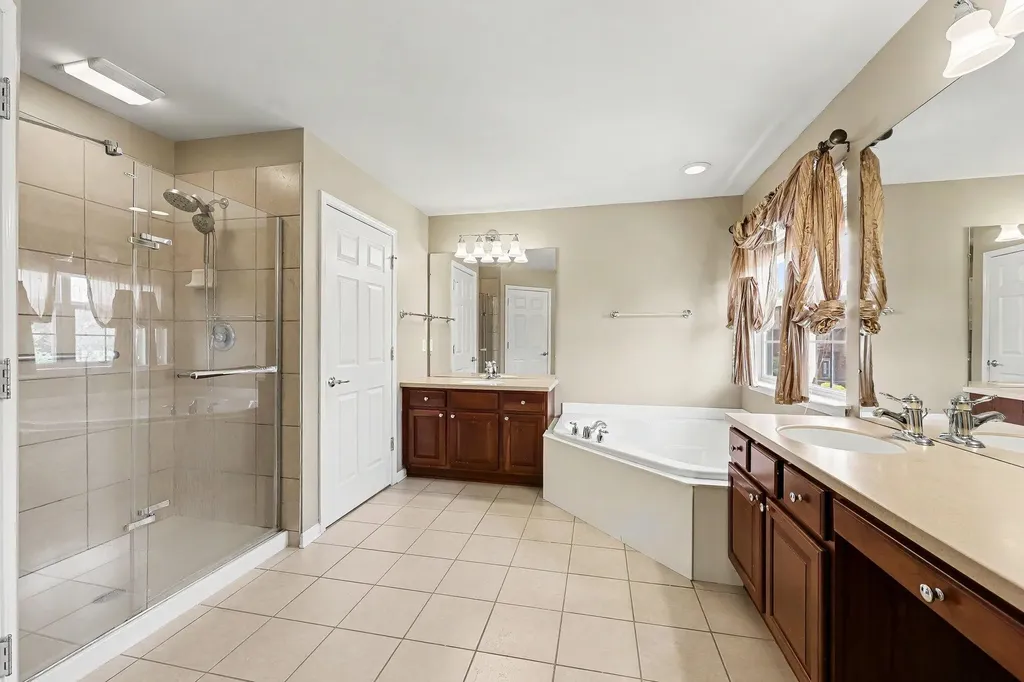 6871 Lakeway Street Ypsilanti Charter Township MI 48197