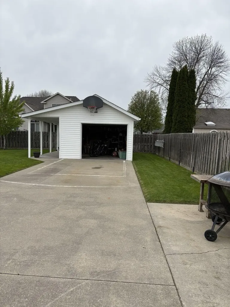8876 Swancrest Drive Thomas Township MI 48609