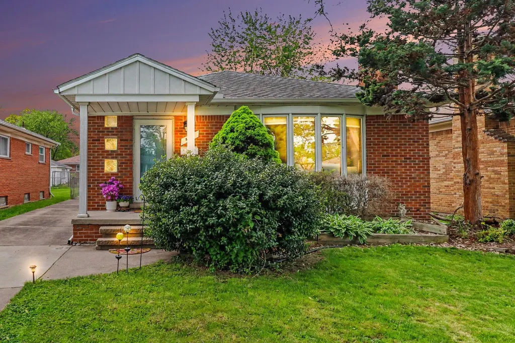 4114 Mckinley Street Dearborn Heights City MI 48125