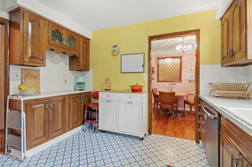 4114 Mckinley Street Dearborn Heights City MI 48125