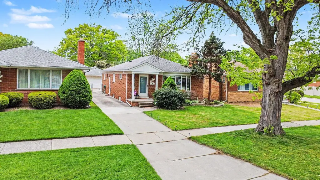 4114 Mckinley Street Dearborn Heights City MI 48125