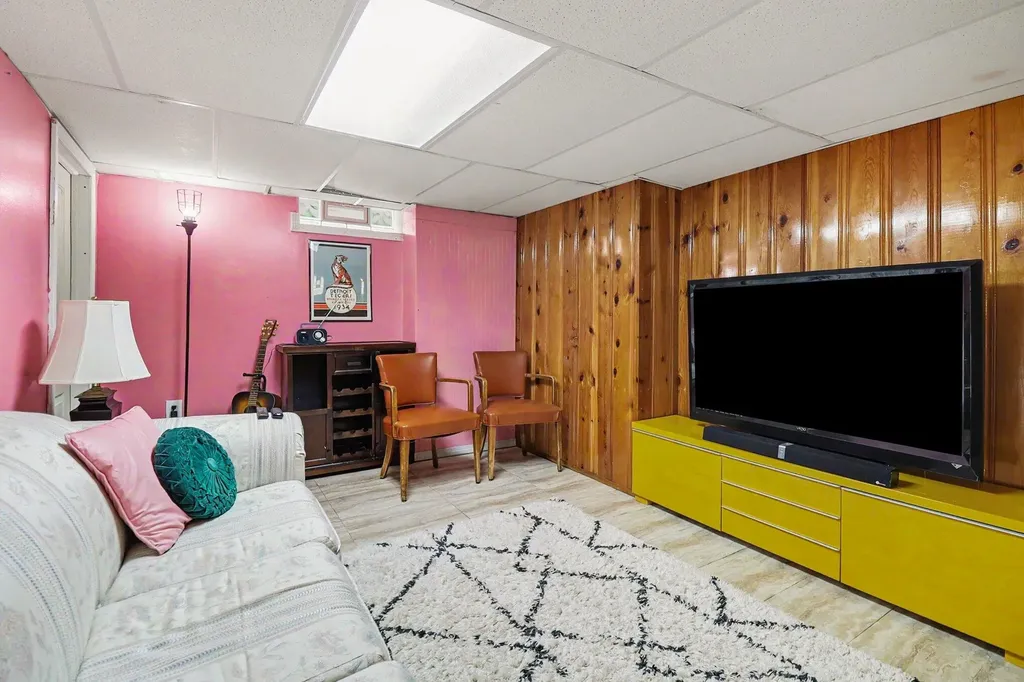4114 Mckinley Street Dearborn Heights City MI 48125