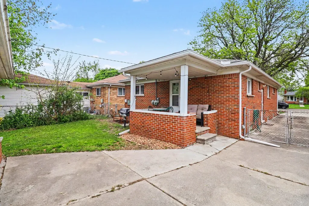 4114 Mckinley Street Dearborn Heights City MI 48125