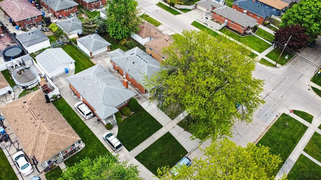 4114 Mckinley Street Dearborn Heights City MI 48125