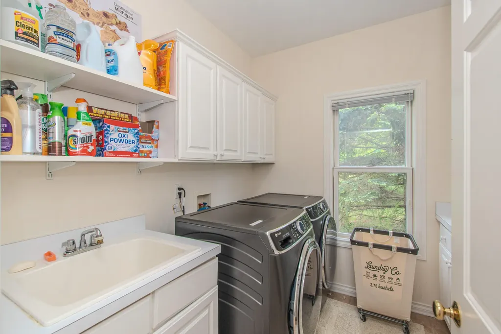 4324 Lohr Road Pittsfield Charter Township MI 48108