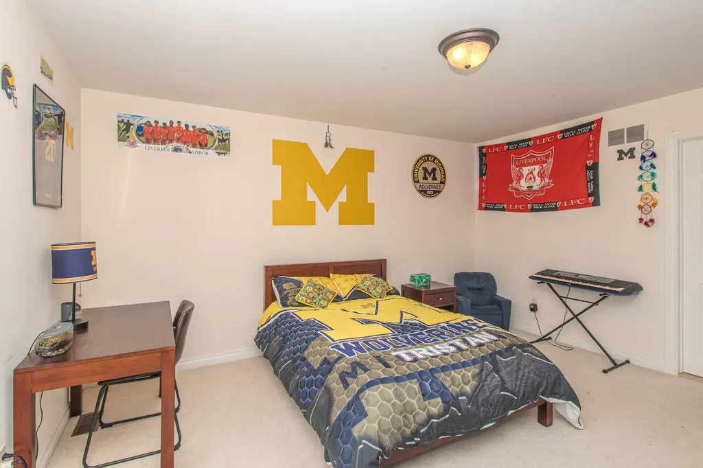 4324 Lohr Road Pittsfield Charter Township MI 48108