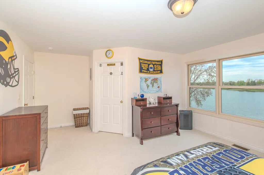 4324 Lohr Road Pittsfield Charter Township MI 48108