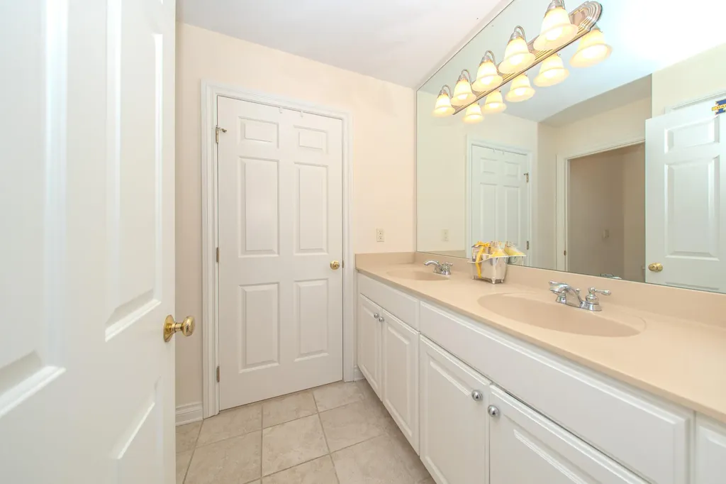 4324 Lohr Road Pittsfield Charter Township MI 48108