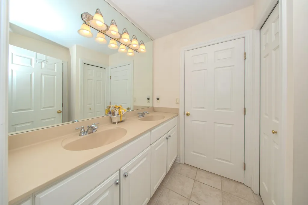 4324 Lohr Road Pittsfield Charter Township MI 48108