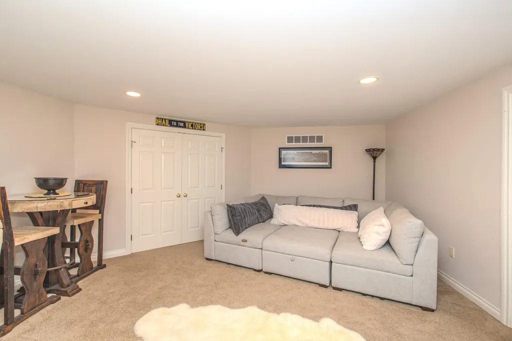 4324 Lohr Road Pittsfield Charter Township MI 48108