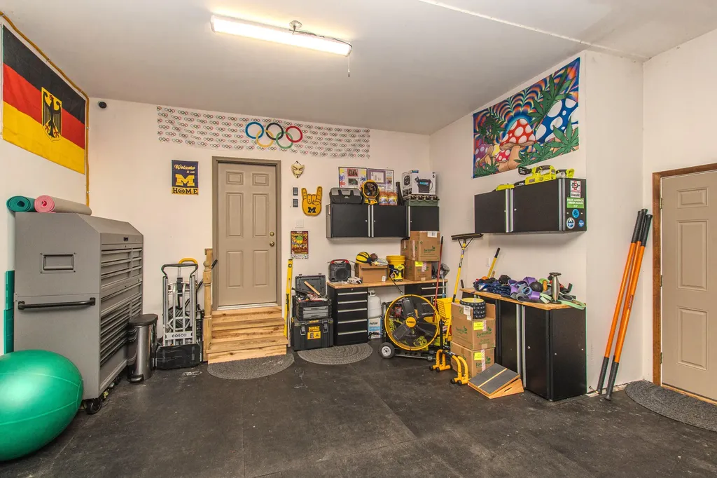 4324 Lohr Road Pittsfield Charter Township MI 48108