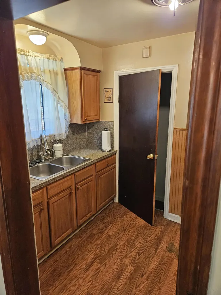 15237 Carlisle Street Detroit City MI 48205