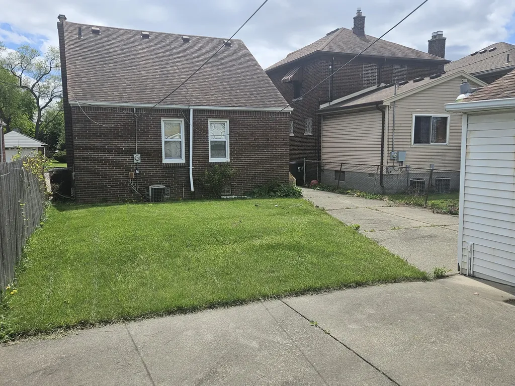 15237 Carlisle Street Detroit City MI 48205