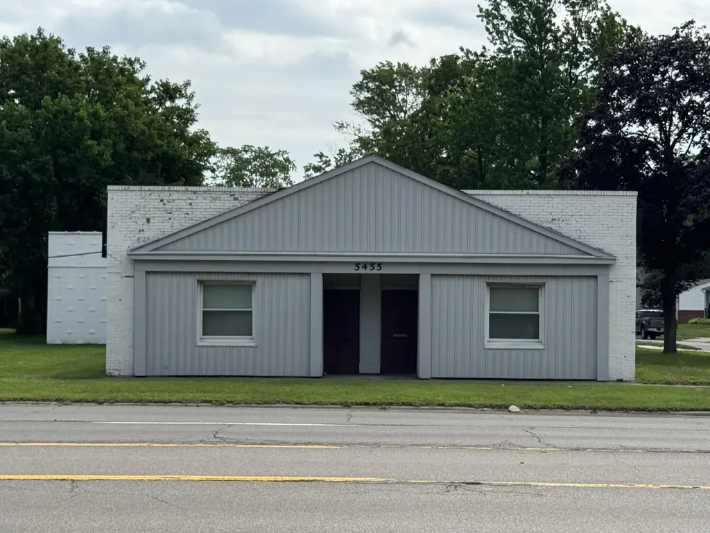 5455 S Wayne Road Wayne City MI 48184