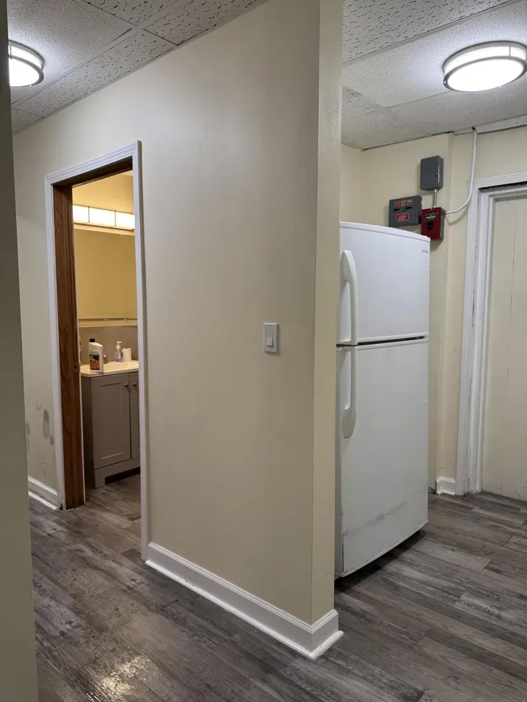 5455 S Wayne Road Wayne City MI 48184