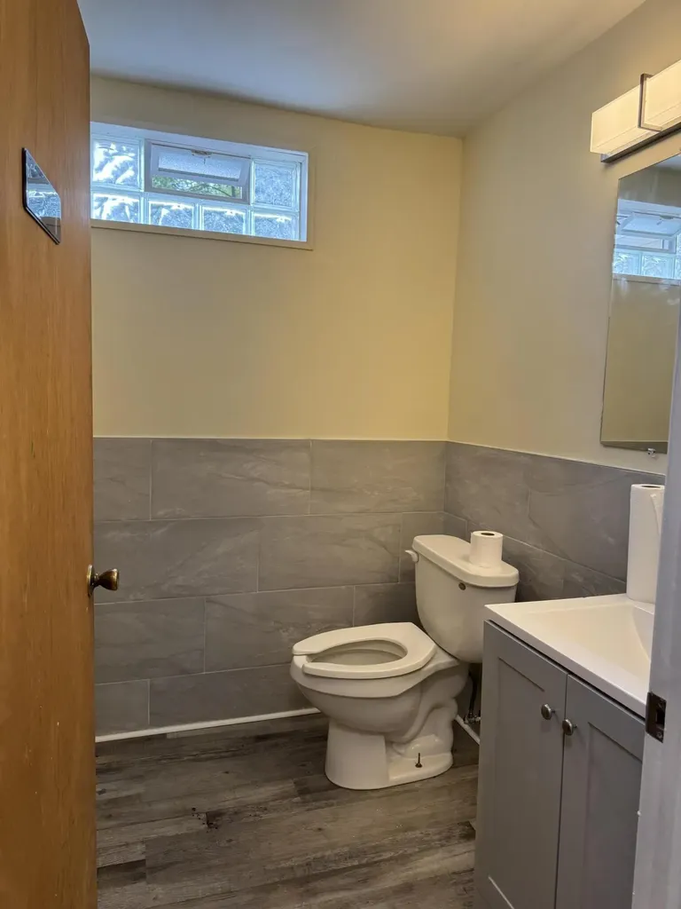 5455 S Wayne Road Wayne City MI 48184