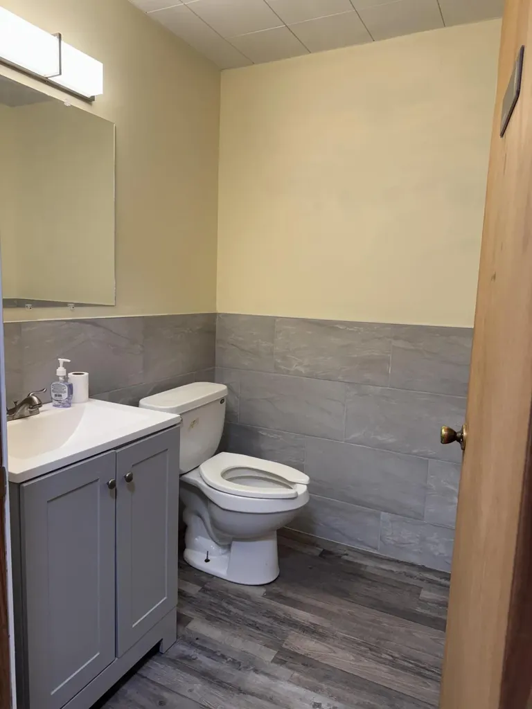 5455 S Wayne Road Wayne City MI 48184
