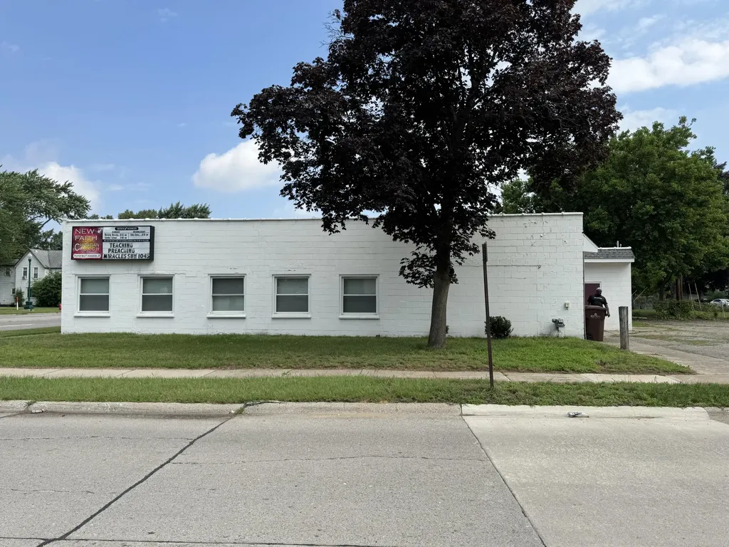 5455 S Wayne Road Wayne City MI 48184