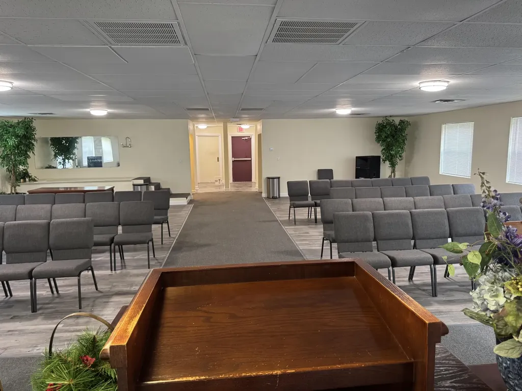 5455 S Wayne Road Wayne City MI 48184
