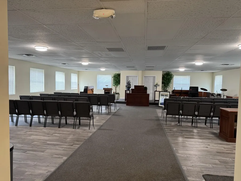 5455 S Wayne Road Wayne City MI 48184
