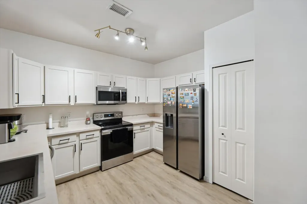 47628 Ormskirk Drive Canton Charter Township MI 48188