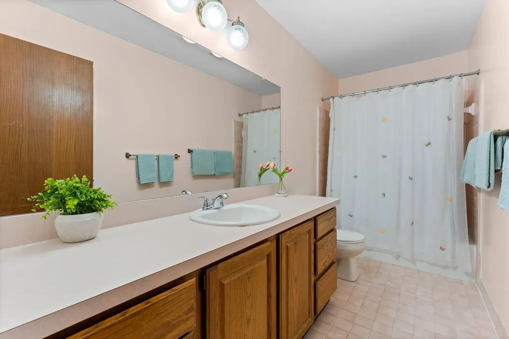 5819 Shagbark Drive Pittsfield Charter Township MI 48108
