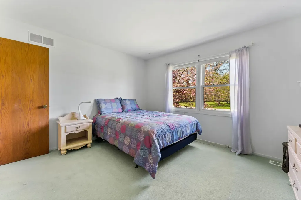 5819 Shagbark Drive Pittsfield Charter Township MI 48108