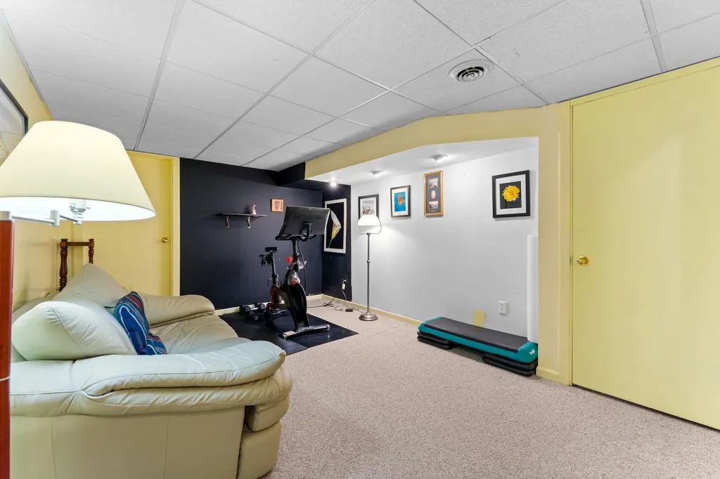 5819 Shagbark Drive Pittsfield Charter Township MI 48108