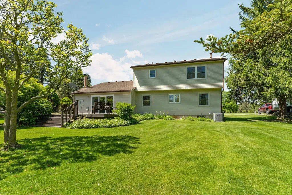 5819 Shagbark Drive Pittsfield Charter Township MI 48108