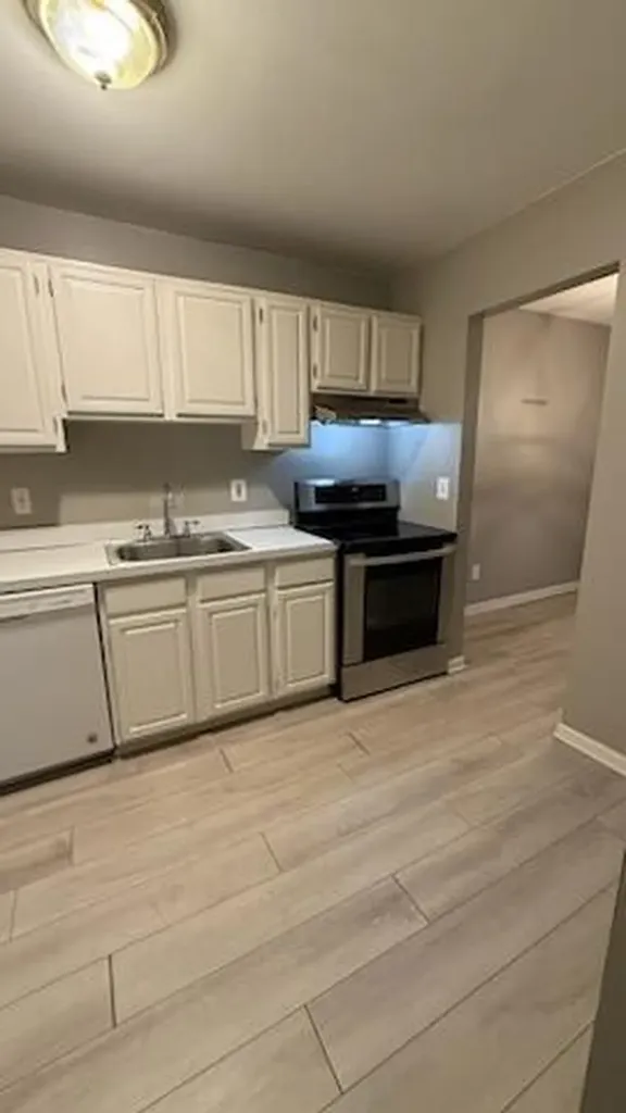 503 Sunset Lane St. Clair Shores City MI 48082