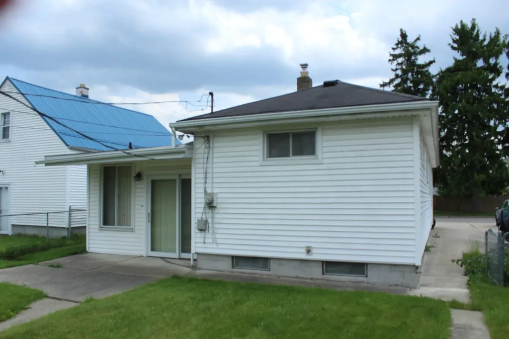 1353 Davis Street Ypsilanti Charter Township MI 48198