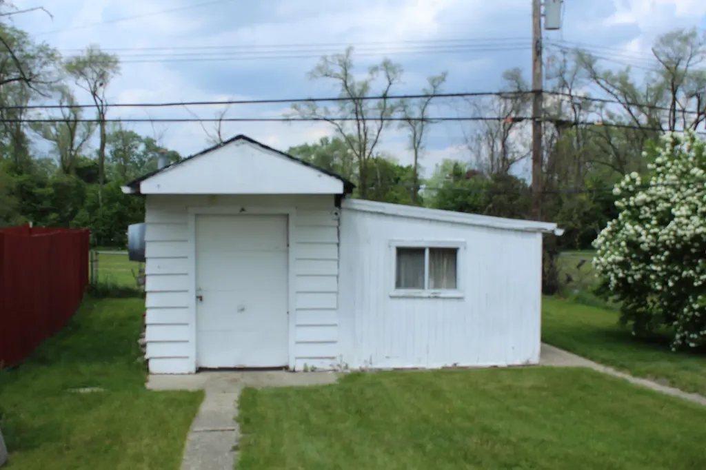 1353 Davis Street Ypsilanti Charter Township MI 48198