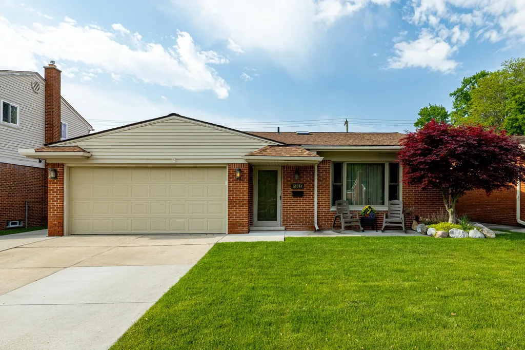 32647 Hees Street Livonia City MI 48150