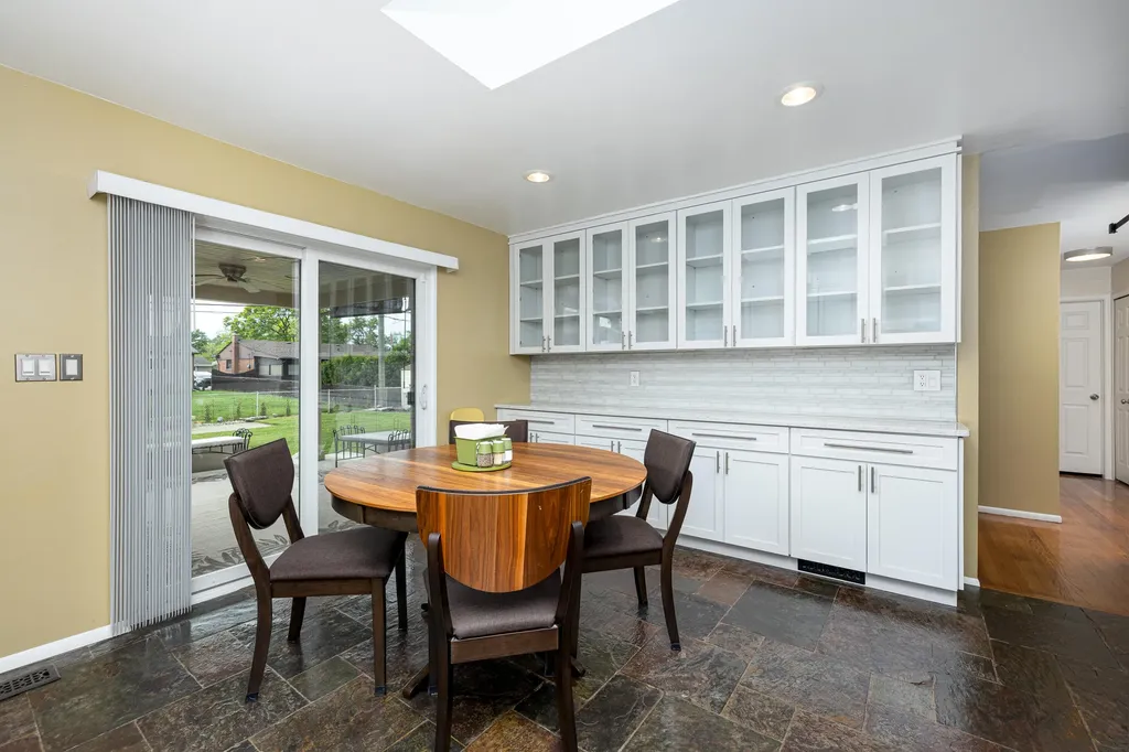 32647 Hees Street Livonia City MI 48150