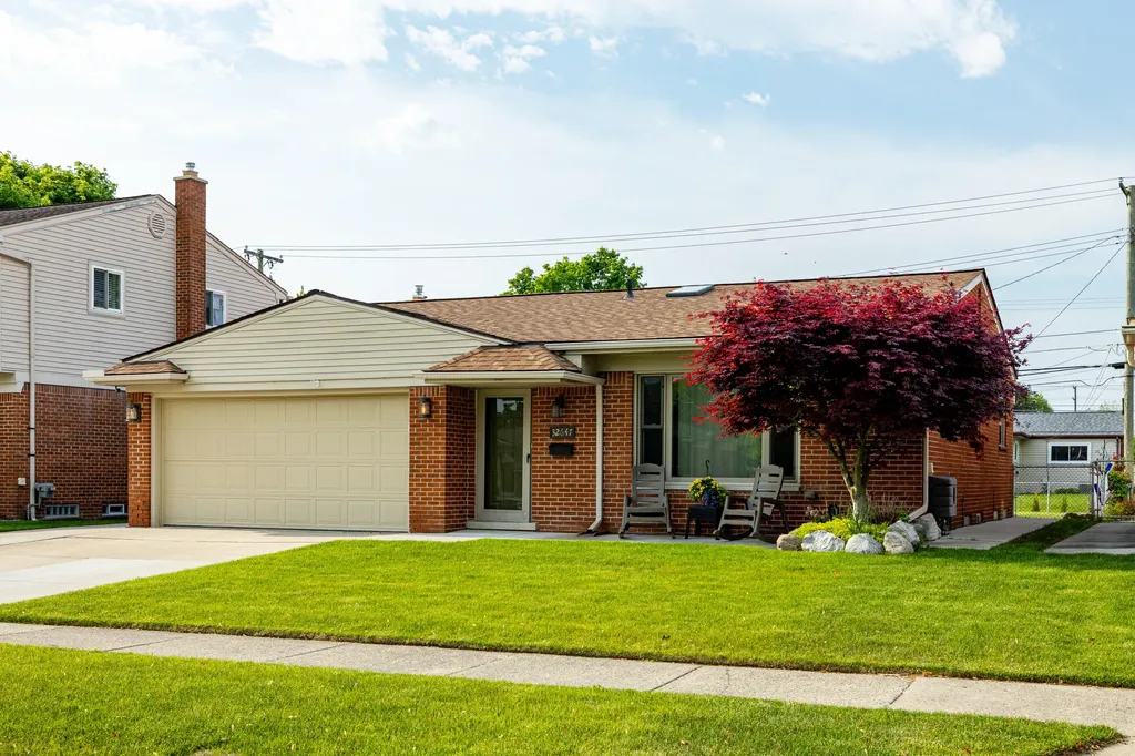 32647 Hees Street Livonia City MI 48150